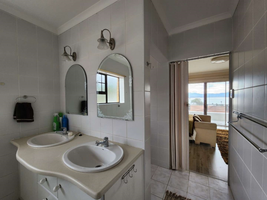 3 Bedroom Property for Sale in Mossel Bay Central Western Cape